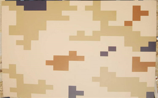 丰满荒漠迷彩漆喷涂